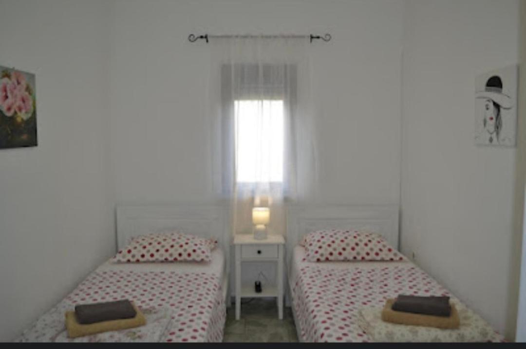 Apartment Lora Pag Town Luaran gambar